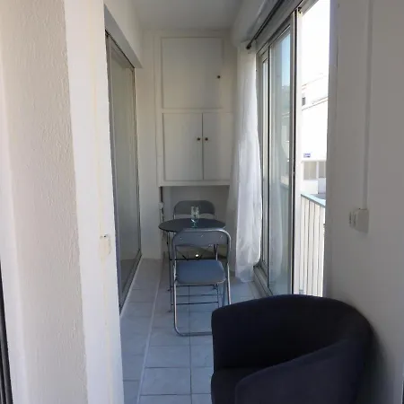 Apartment Sol-y-days Vidourle: Riverside Comfort With Parking Near Boucanet